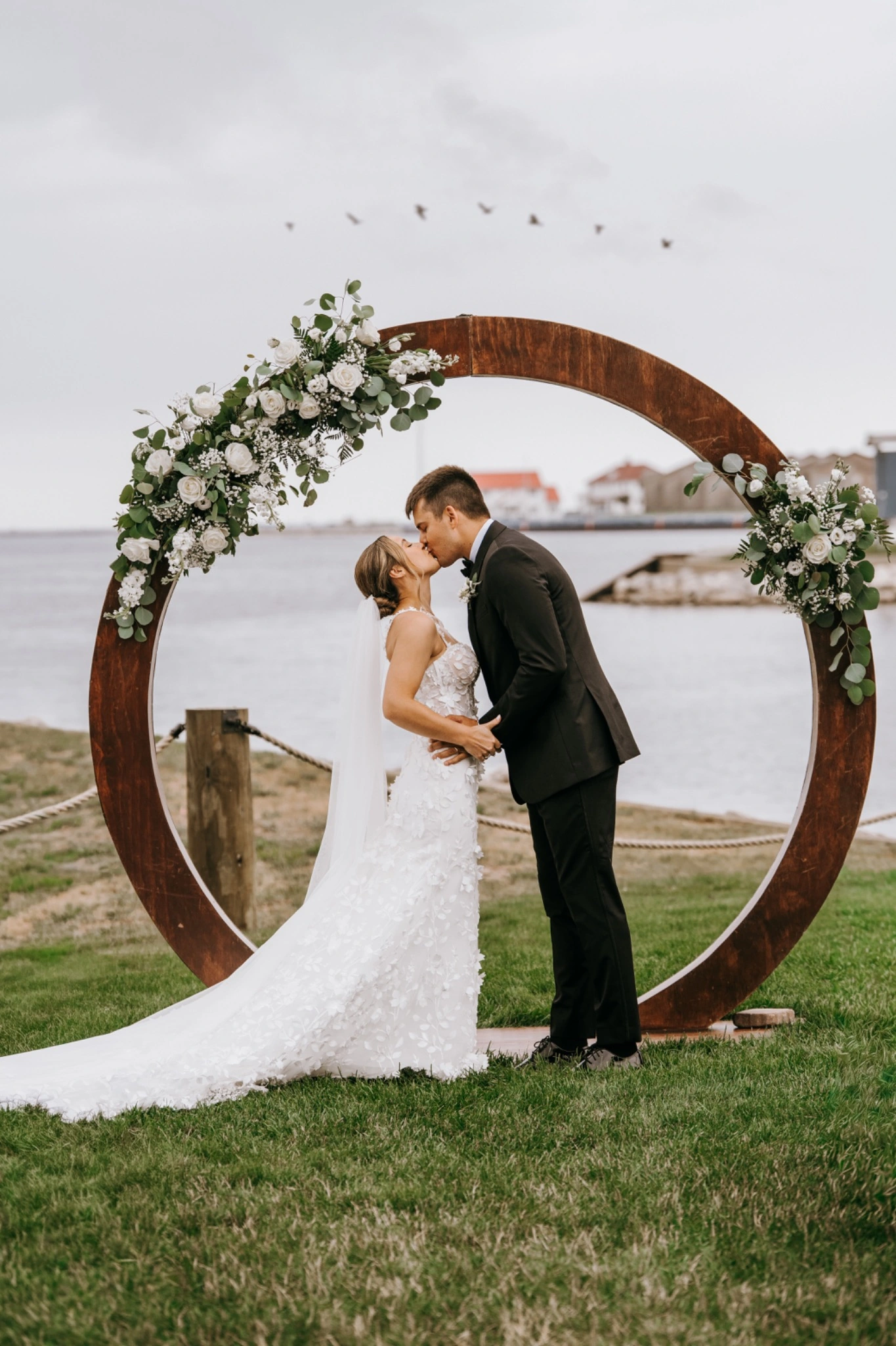 Dostal Digital wedding photography example in the Light + Airy style