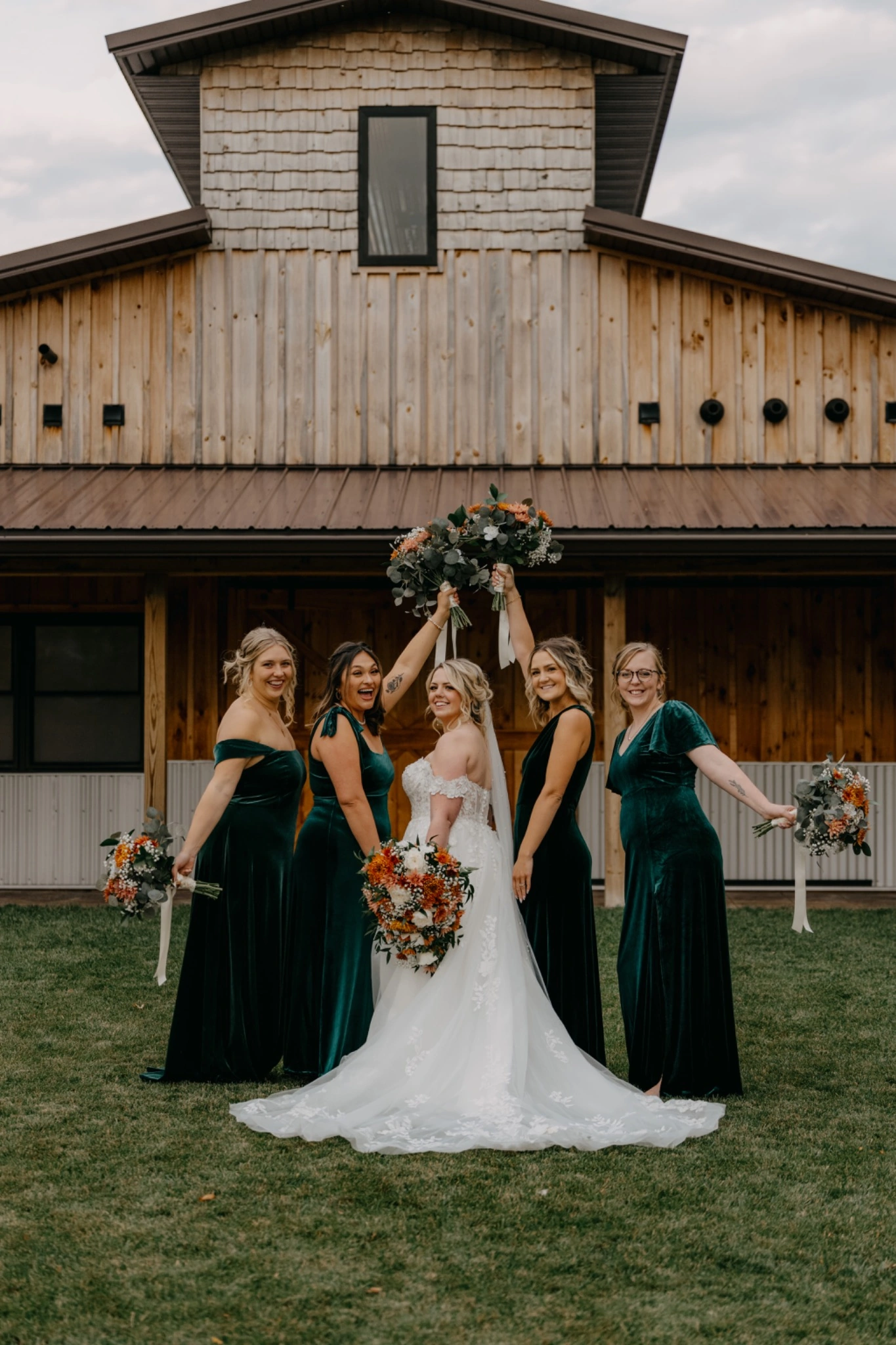 Dostal Digital wedding photography example in the True-to-Color + Natural style