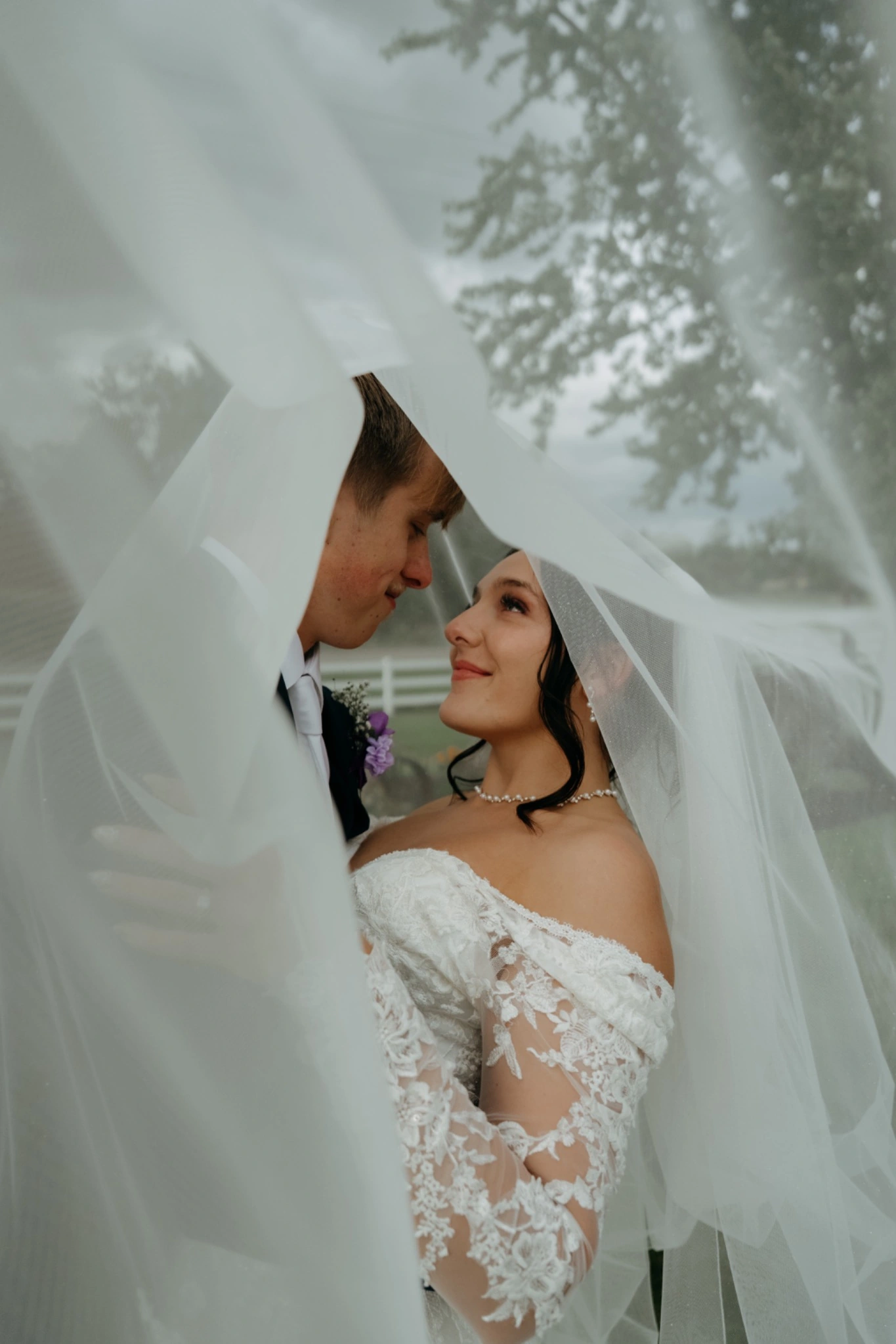 Dostal Digital wedding photography example in the True-to-Color + Natural style