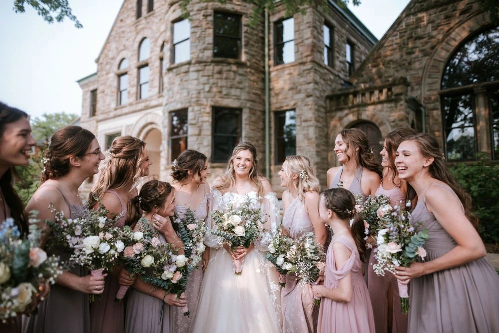 Dostal Digital wedding photography example in the True-to-Color + Natural style